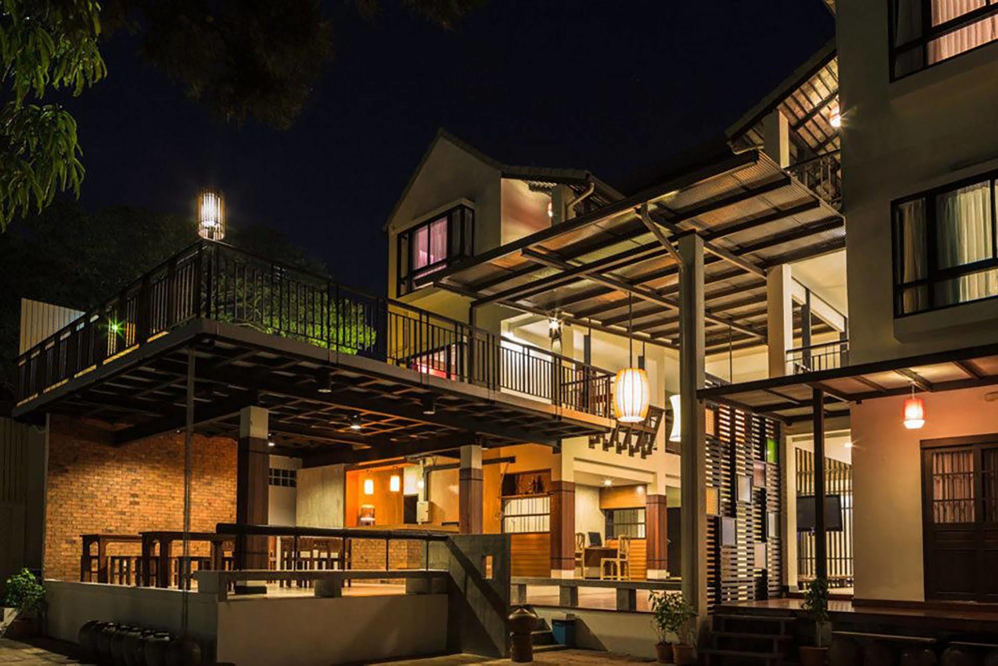 Baan Ing Ping Hotel Chiang Mai Exterior photo